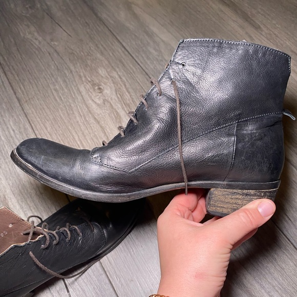 VGUC Coclico Leather Ankle Lace Up Low Heeled Boots - Picture 8 of 12